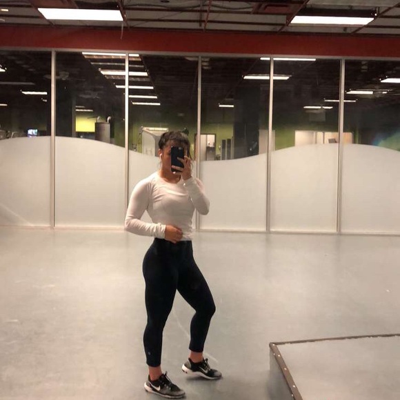 Meet your Posher, Rhoda - Picture 3 of 6